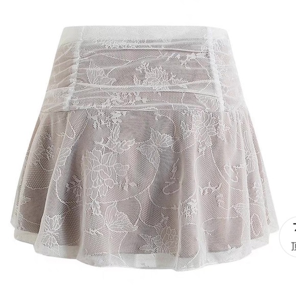 Lace skirt set - Picture 2 of 11